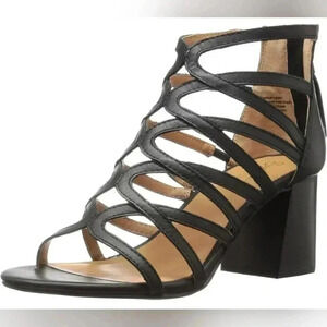 Seychelles Women's One Kiss Dress Pump. Leather. Size 7